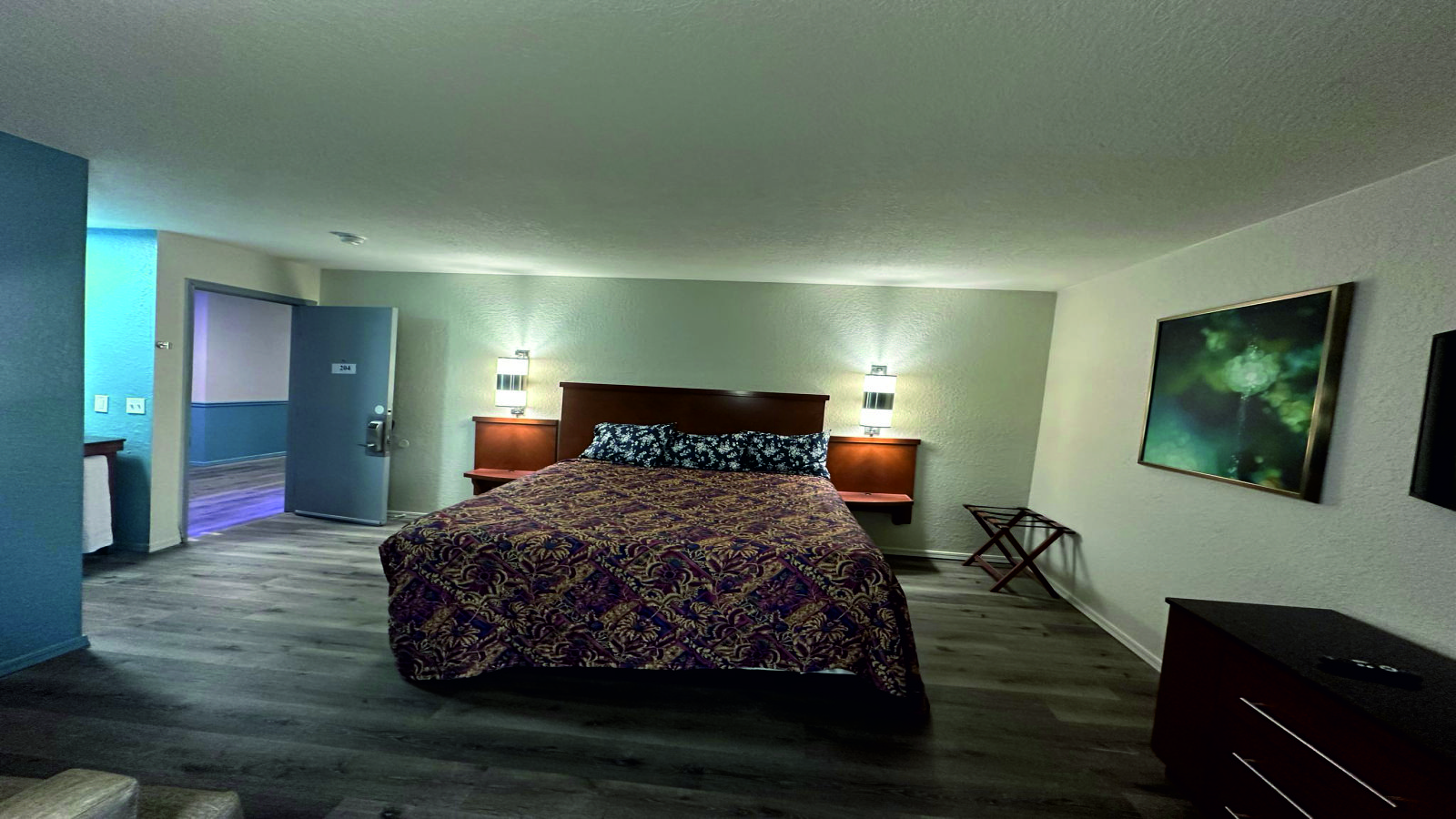 Accommodating Standard King Room Accommodating Standard King Room